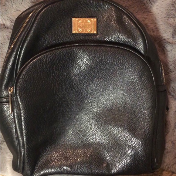 Black backpack with gold zipper - Picture 1 of 3